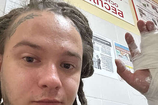 Солиста группы "Папин Олимпос" Давида Сайфуллоева избили после концерта