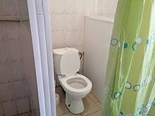 В российском городе пожаловались на жуткий школьный туалет