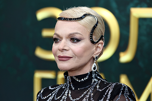 «Никогда не жалела о том, кем стала»: Лариса Долина о 53-х годах на сцене, молодых артистах и таланте внучки