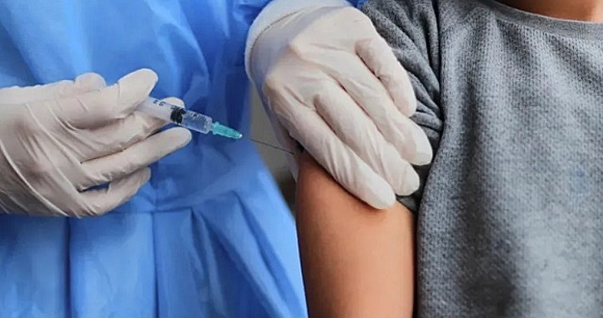 Ямальских подростков вакцинируют от коронавируса