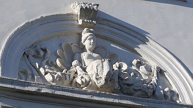 Барельефы доходного дома Константинова отреставрируют