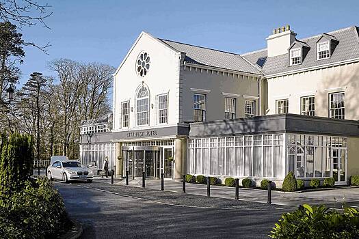 Мужчина изнасиловал подростка в отеле в Европе