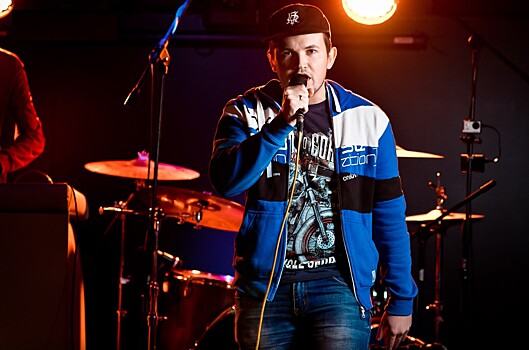 «Я рос среди лесов!»:  Финалист «Молодых Ветров» Майк Бродский о пути от рэпа к року