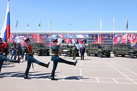 Волгоградская область передала бойцам большую партию техники