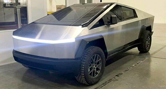 Компания Tesla снова отложила запуск «Кибертрака»
