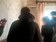 Крестная брошенных в овраге российских детей рассказала о странностях их матери