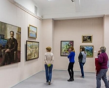 В Новосибирск привезли картины начала прошлого века