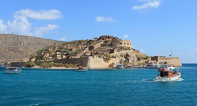 На Халтуринской «пройдутся» по острову Крит