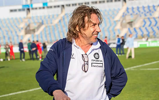 Мостовой порассуждал, какой клуб должен остаться в РПЛ на будущий сезон