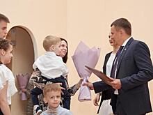 В Курске 15 мая отличившиеся семьи получили премию главы города «Семья года»