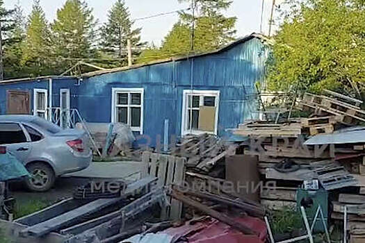 В Якутии медведь вломился в дом со спящими людьми