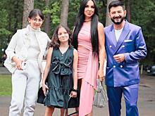 Михаил Галустян вышел в свет с 13-летней дочерью — видео Super