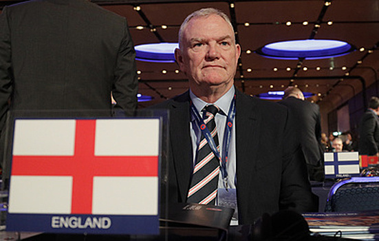 Председатель Футбольной ассоциации Англии покинул пост из-за конфликта на расовой почве