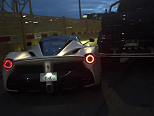 Автомобили за несколько миллионов долларов пытаются разъехаться на парковке