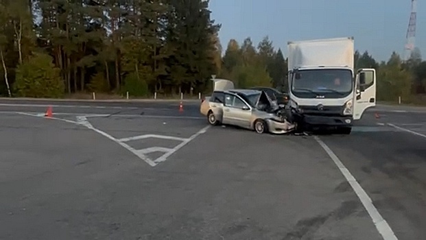 В Саратове легковушка наехала на женщину - водителя троллейбуса