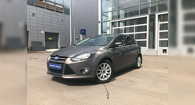 Ford Focus III и Chevrolet Cruze — кто получит место лидера