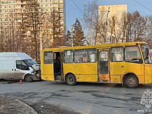 В Иванове на кольце Автовокзала столкнулись микроавтобус и автобус