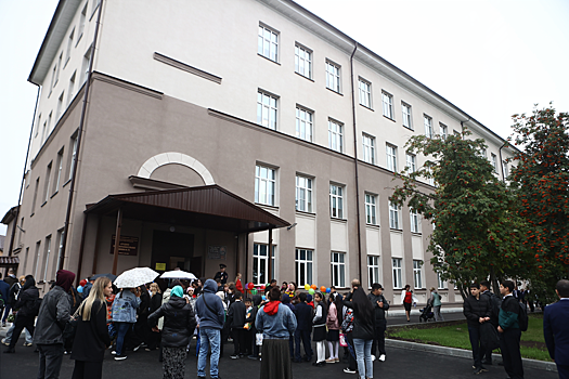 В старейшей школе Новосибирска досрочно завершили ремонт и 2 сентября приняли учеников