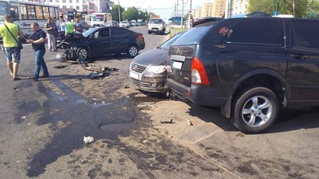 В Орле в столкновении трех авто пострадал подросток