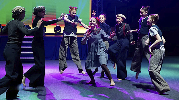 Семейный театр кукол «Жужа» представил в Салехарде постановку о легендах Крайнего Севера