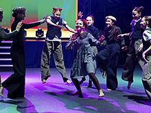 Семейный театр кукол «Жужа» представил в Салехарде постановку о легендах Крайнего Севера