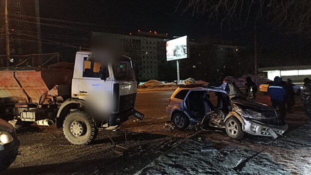 В Новосибирске 42-летний мужчина погиб в ночном ДТП на Троллейной