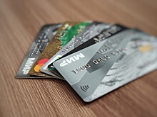 За полгода куряне безналично оплатили товары и услуги на 71 миллиард рублей