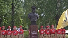 Памятник прославленному лётчику, Герою Советского Союза Евгению Преображенскому установили в Кириллове