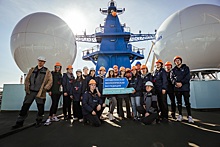 Участники «Менделеевской экоэкспедиции» побывали на Балтийском заводе и взяли пробы воды из Невы