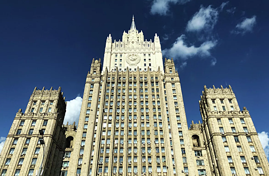 В РФ пообещали «без эмоций» ответить на визовые запреты Прибалтики