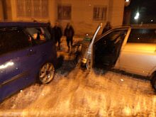 Сообщил очевидец: в Кромах не разъехались два авто