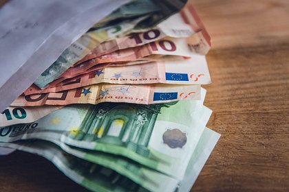 Курс евро превысил 78 рублей впервые с апреля