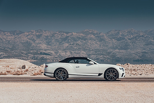 Быстрее, легче, дороже: пять фактов о новом Bentley Continental GTC