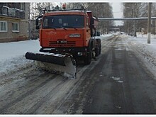 Борьбу с первым снегопадом вели 80 единиц спецтехники и 100 рабочих