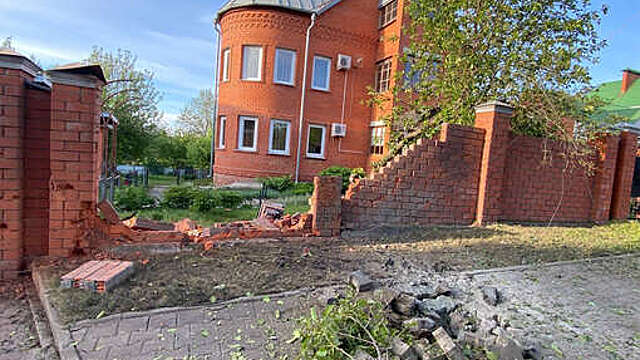 Гладков: в результате обстрела Белгорода загорелся жилой дом, пострадали двое