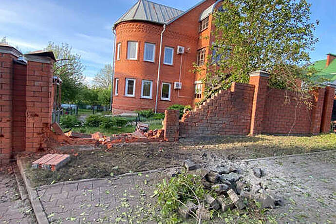 Гладков: в результате обстрела Белгорода загорелся жилой дом, пострадали двое