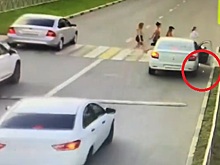 Пассажир такси в Невинномысске ответит за выброшенный на дорогу мусор