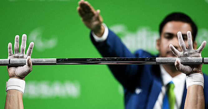 Казахстан завоевал на ЧА по тяжелой атлетике восемь медалей