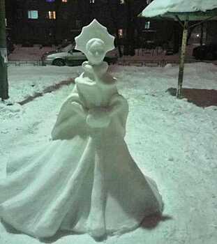Воронежцы соревнуются в искусстве лепить снеговиков
