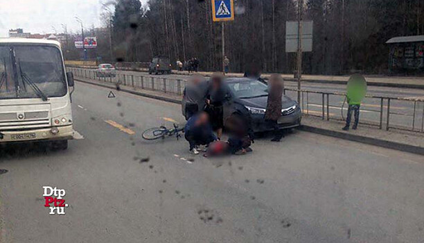 «Тойота» сбила ребенка на велосипеде на пешеходном переходе на Чапаева