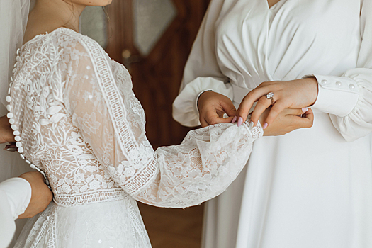 Свекровь запретила невестке купить свадебное платье мечты и настроила против нее жениха