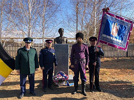 В Оренбуржье установили памятник казачьему атаману Сладкову – убийце Чапаева