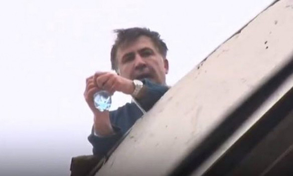 Утром 5 декабря сотрудники Службы безопасности Украины (СБУ) пришли в квартиру Саакашвили с обыском