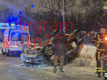 В Москве на видео сняли разбитое авто после жесткого кульбита