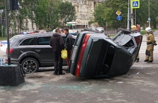 Три человека и три авто пострадали в ДТП в Мурманске