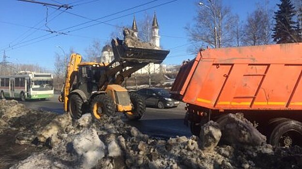 В мэрии Пензы рассказали, где чистят тротуары и откуда откачивают воду