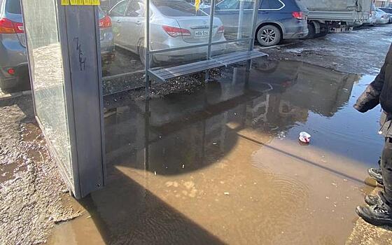 В Рязани затопило остановку возле ТРЦ «Круиз»