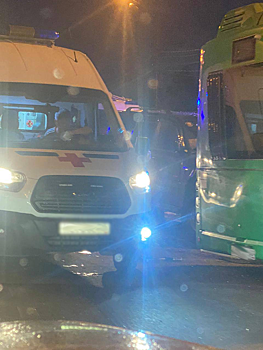 На Сахалине выписали из больницы трех пострадавших в столкновении автобуса и внедорожника