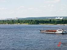 В Нижегородской области баржи столкнулись и протаранили шлюз гидроузла