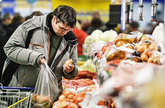 В Мосгордуме захотели заменить в супермаркетах пакеты на тканевые сумки